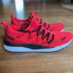 PUMA: MENS 'PACER WEB' ATHLETIC SNEAKERS-SIZE 9 **FANTASTIC CONDITION**